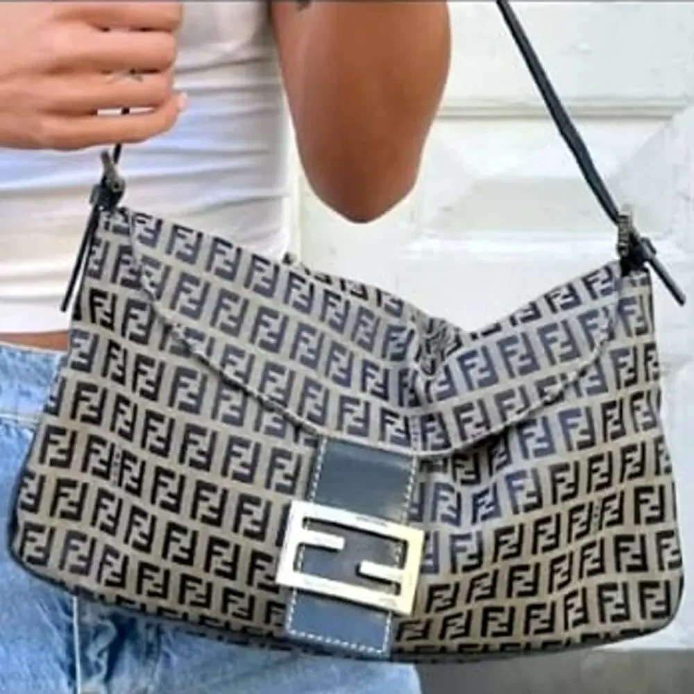 💎✨BEAUTIFUL✨💎Authentic FENDI Zucchino Mamma Baguette Shoulder Bag - Picture 1 of 10